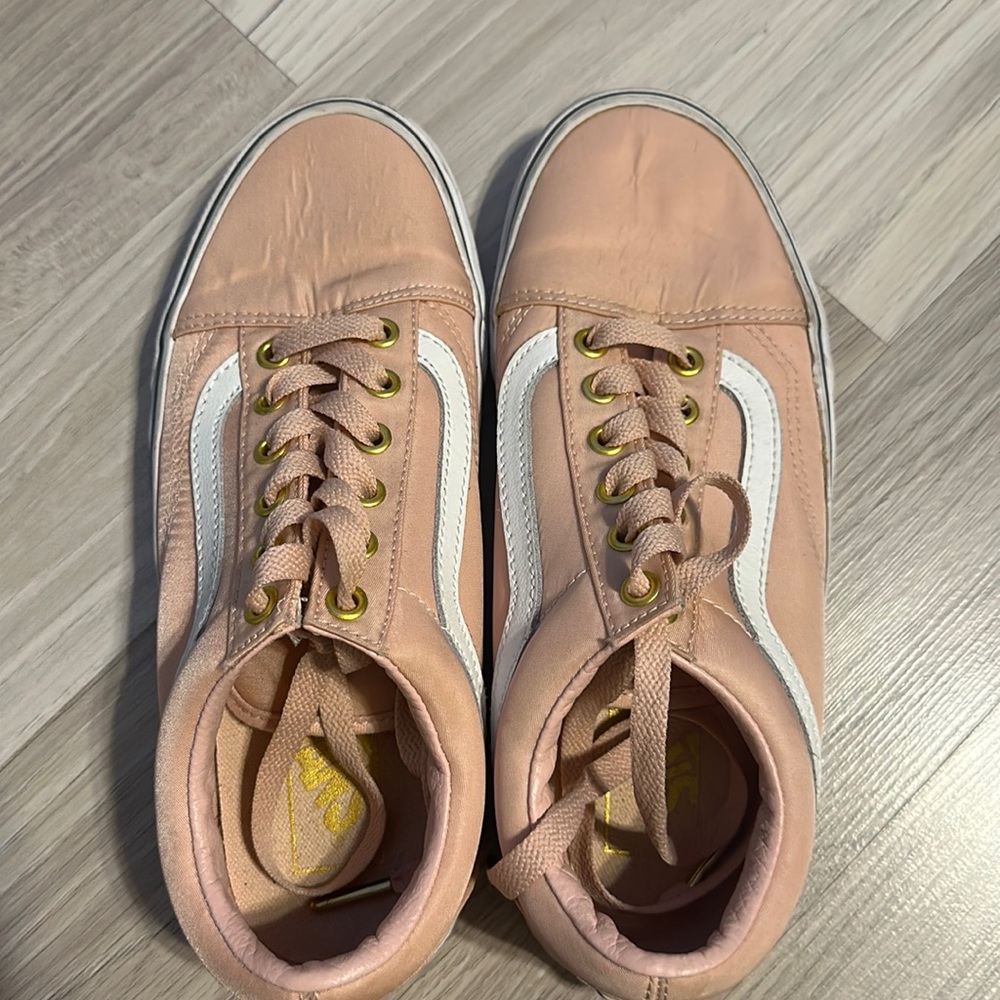 Vans men 6/women’s 8